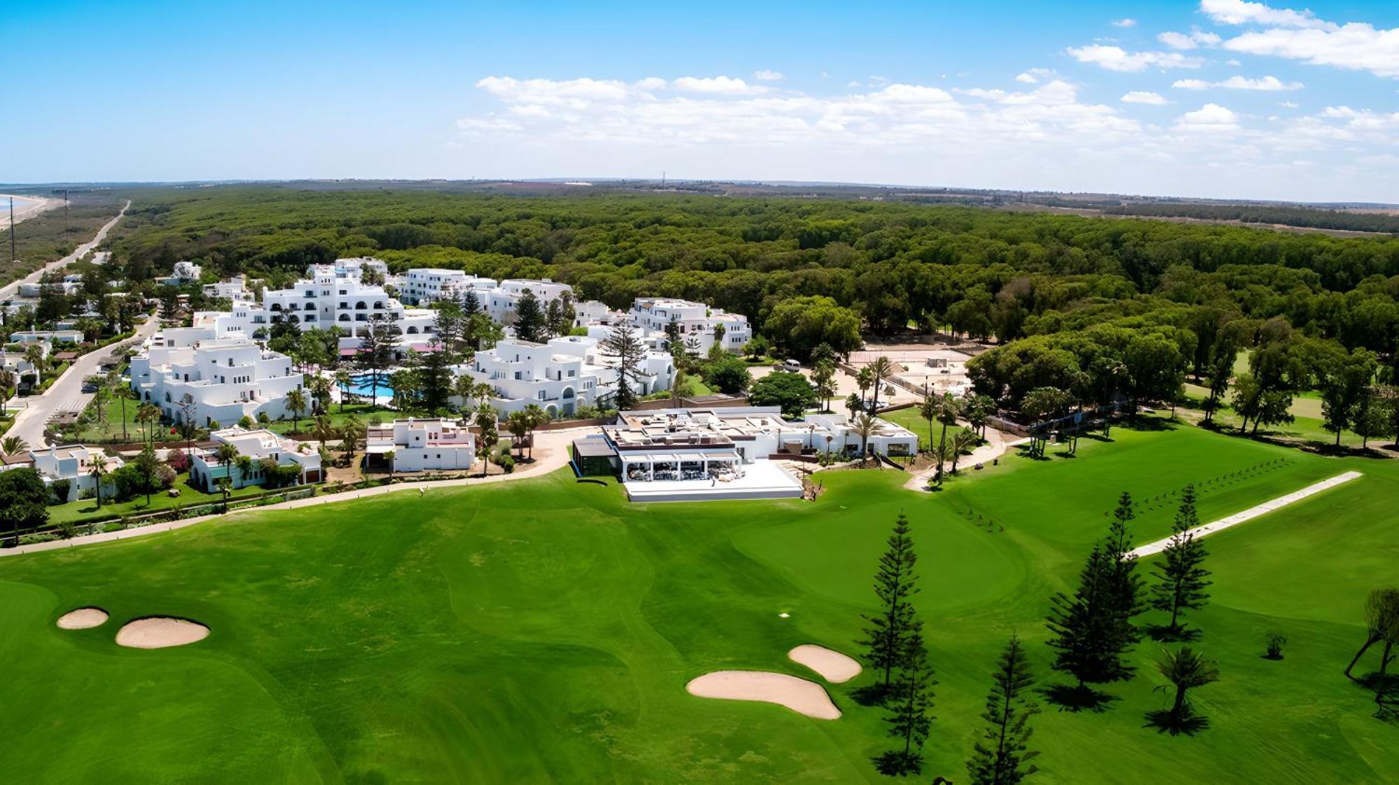 プルマン マガザン ロイヤル ゴルフ＆ スパ ホテル アル・ジャディーダ エクステリア 写真 Golf course in Punta Cana